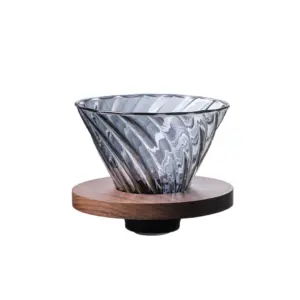 قمع قهوة شفاف مع اطار خشبي